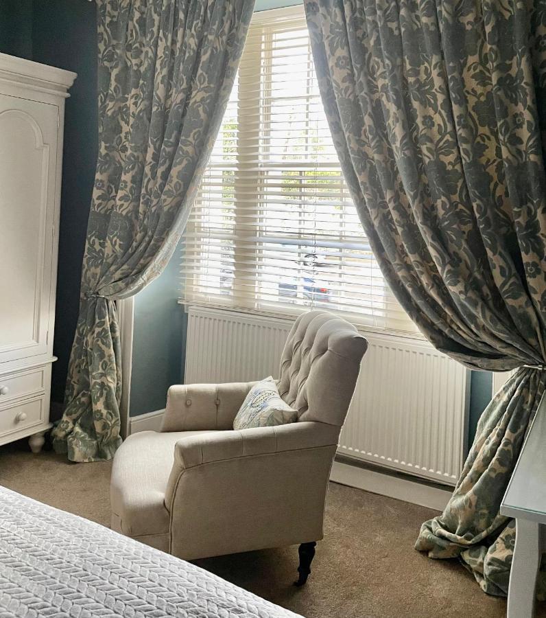 Old Daltongate House Bed and Breakfast Ulverston Exteriör bild